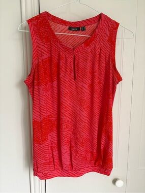 Mexx Red and Pink Sleeveless V-Notch Knit Tank